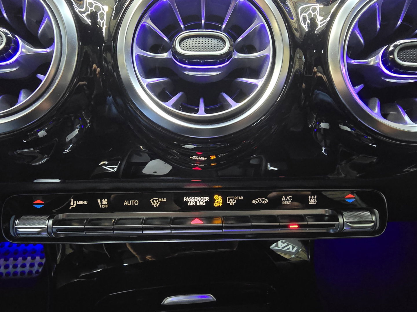 Mercedes-Benz A-Klasse 250 e Business Solution AMG Limited 360 Pano Elektr. Stoelen LED Navi LM