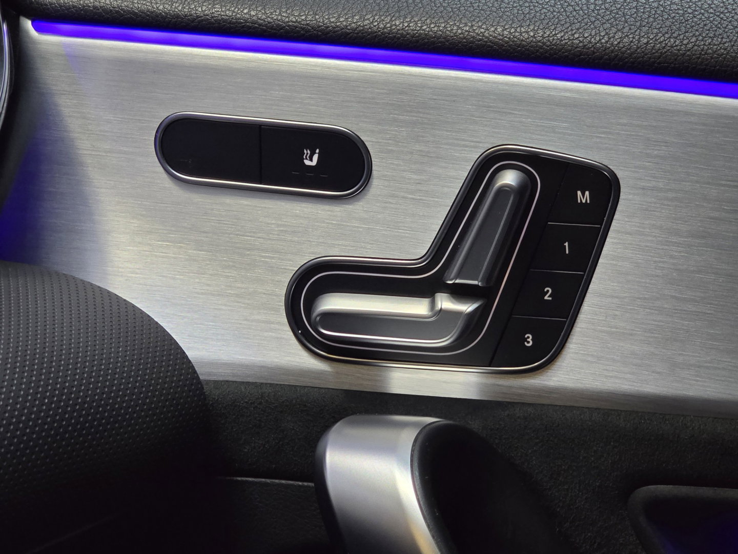 Mercedes-Benz A-Klasse 250 e Business Solution AMG Limited 360 Pano Elektr. Stoelen LED Navi LM