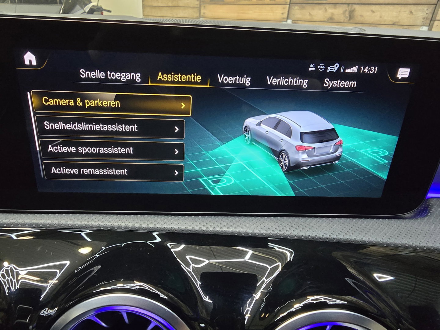 Mercedes-Benz A-Klasse 250 e Business Solution AMG Limited 360 Pano Elektr. Stoelen LED Navi LM