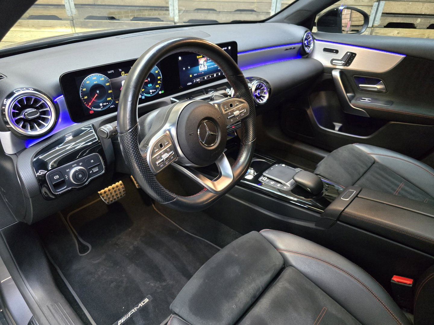 Mercedes-Benz A-Klasse 250 e Business Solution AMG Limited 360 Pano Elektr. Stoelen LED Navi LM