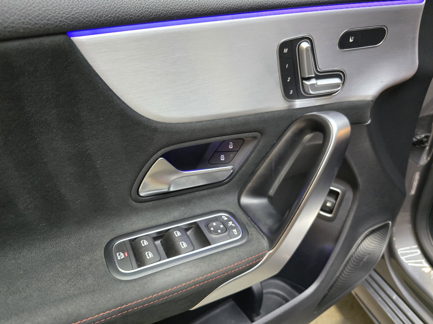 Mercedes-Benz A-Klasse 250 e Business Solution AMG Limited 360 Pano Elektr. Stoelen LED Navi LM