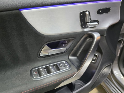 Mercedes-Benz A-Klasse 250 e Business Solution AMG Limited 360 Pano Elektr. Stoelen LED Navi LM