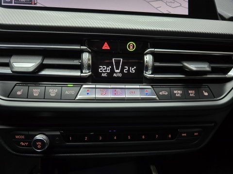 BMW 1-serie 118i High Executive Edition M-Sport Pano Leder Navi Camera Carplay 17"LM