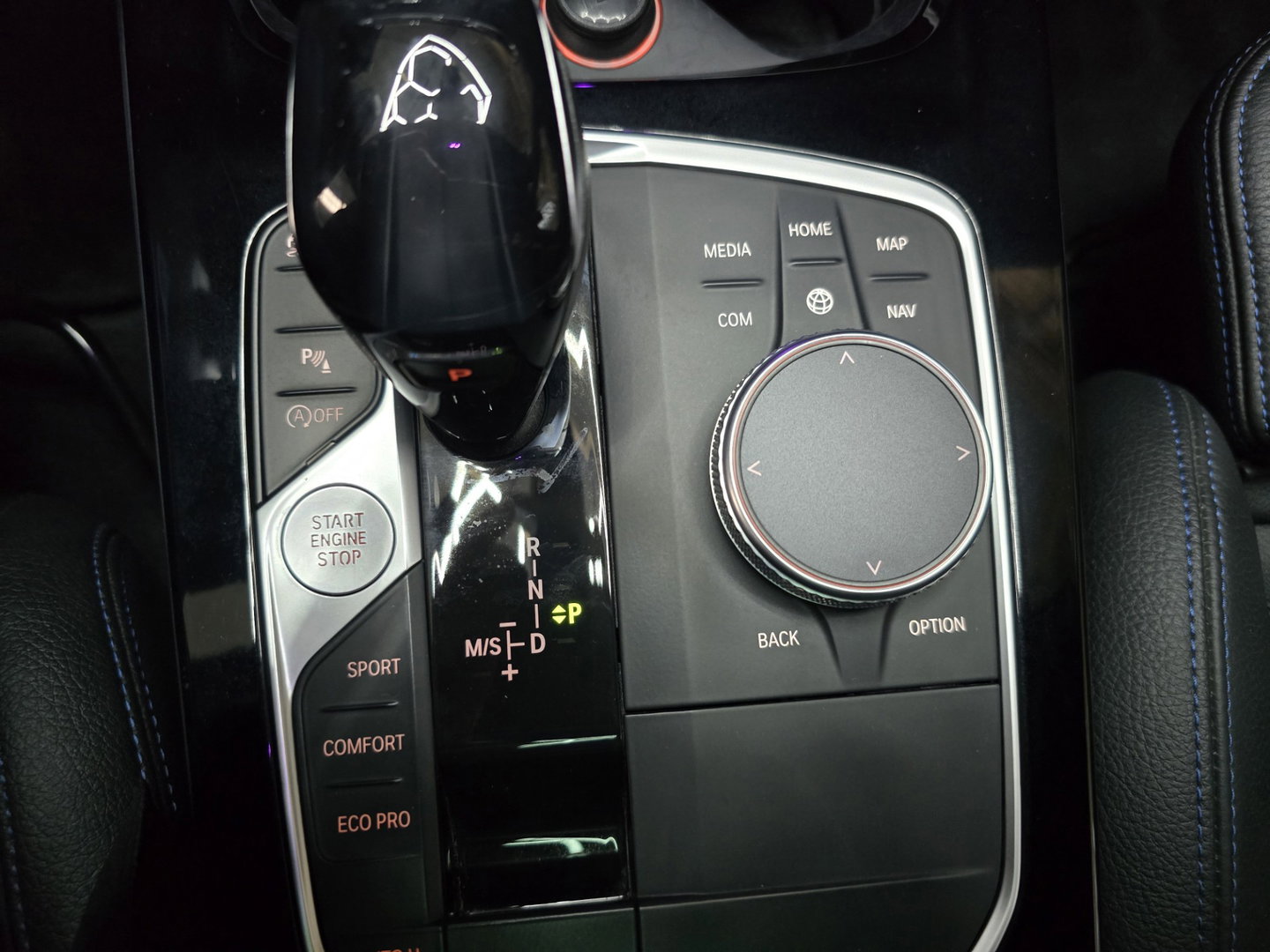 BMW 1-serie 118i High Executive Edition M-Sport Pano Leder Navi Camera Carplay 17"LM