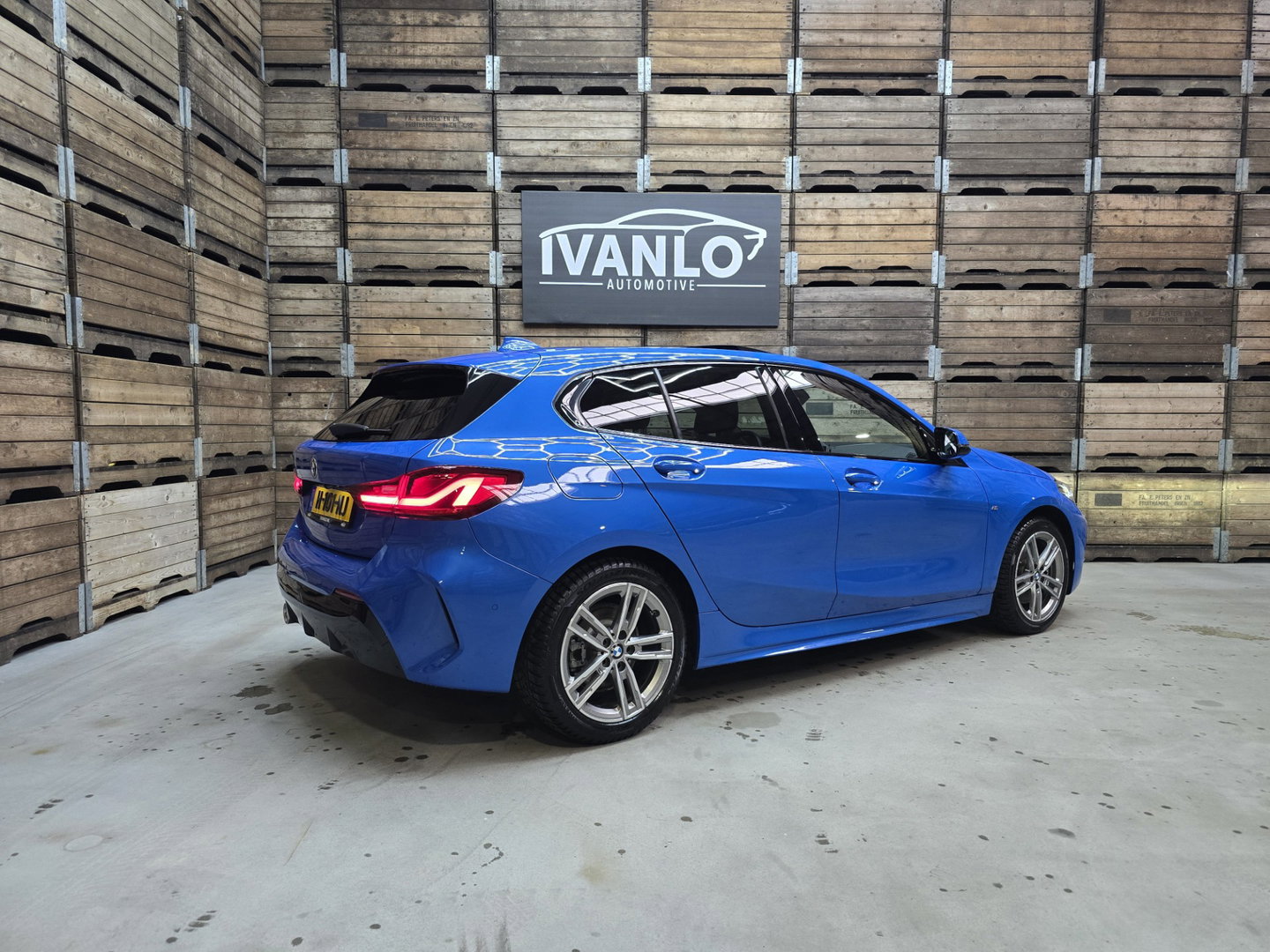 BMW 1-serie 118i High Executive Edition M-Sport Pano Leder Navi Camera Carplay 17"LM