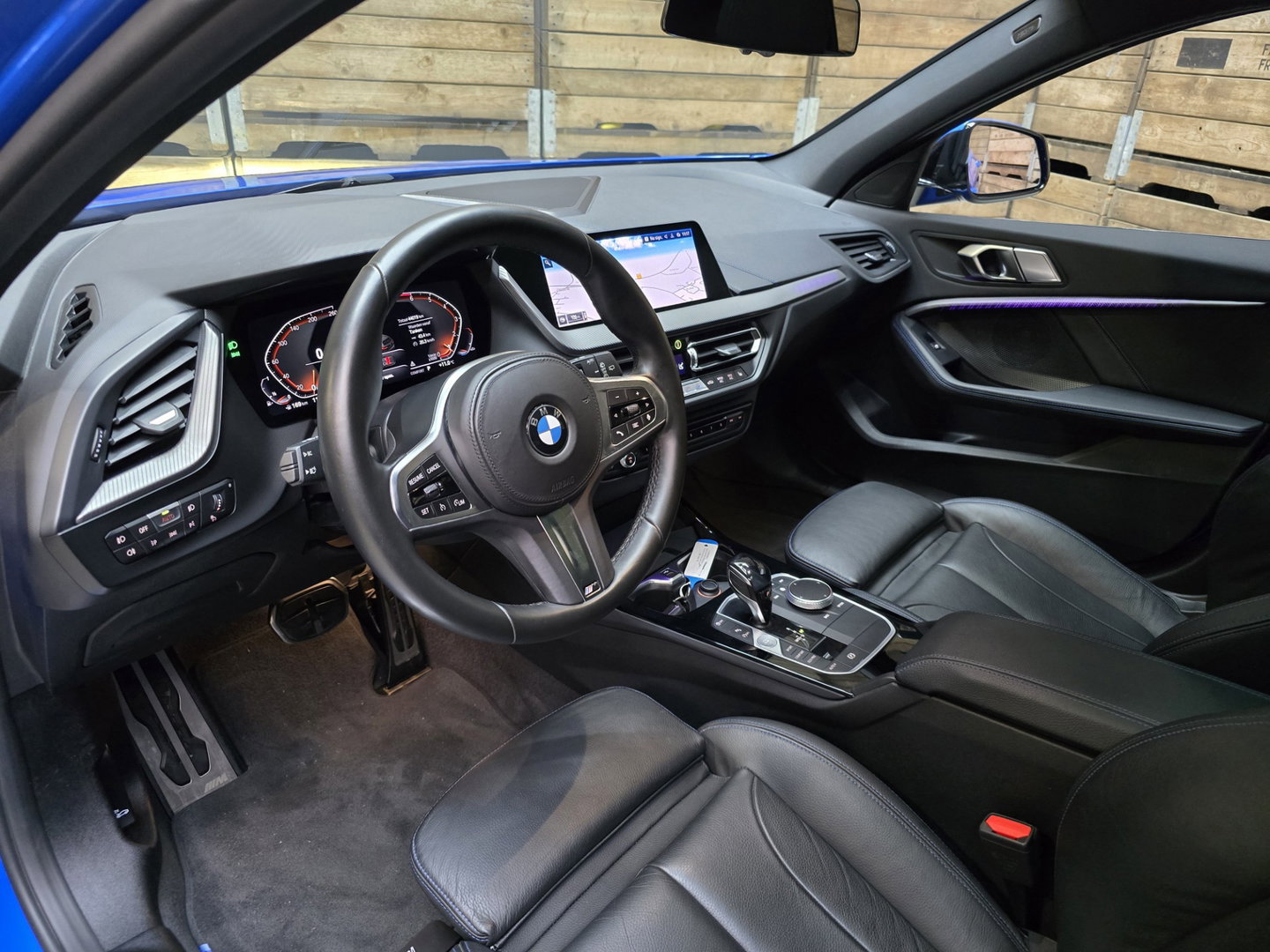 BMW 1-serie 118i High Executive Edition M-Sport Pano Leder Navi Camera Carplay 17"LM