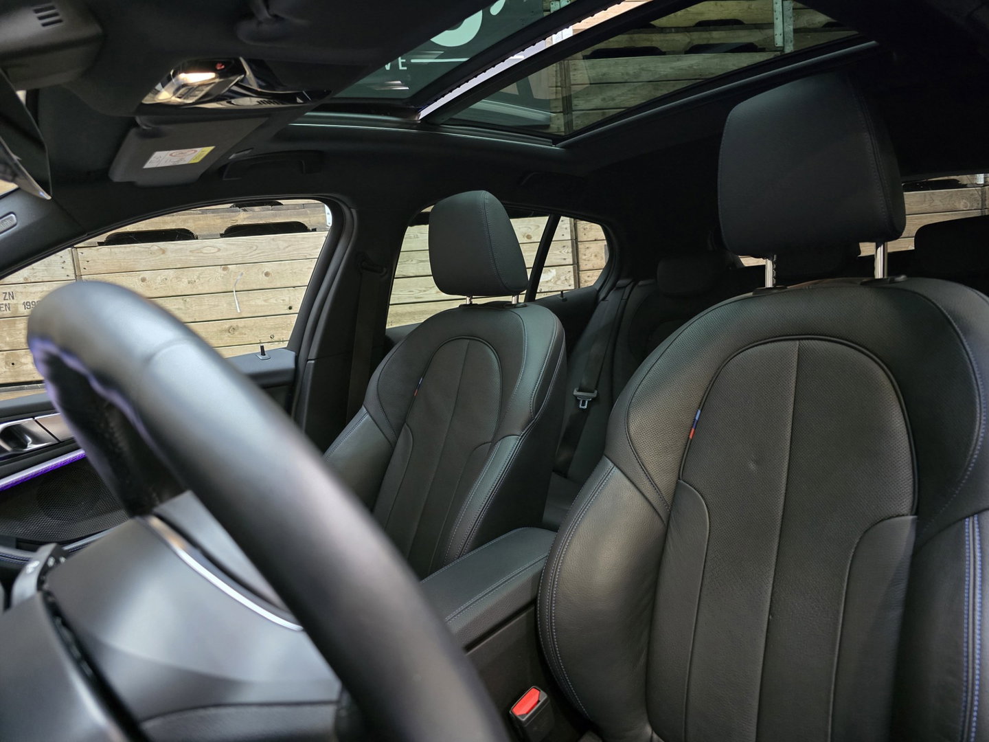 BMW 1-serie 118i High Executive Edition M-Sport Pano Leder Navi Camera Carplay 17"LM