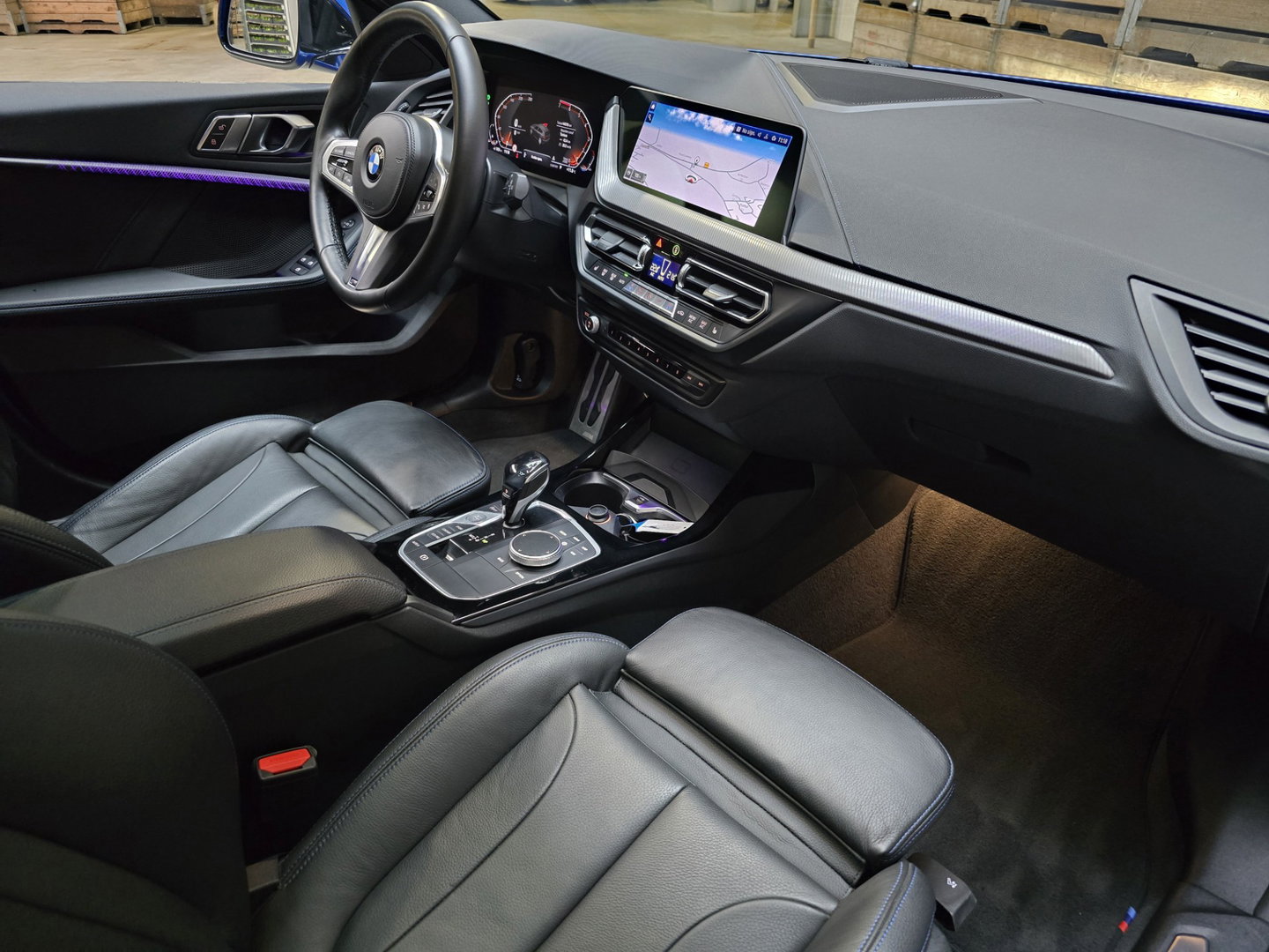 BMW 1-serie 118i High Executive Edition M-Sport Pano Leder Navi Camera Carplay 17"LM