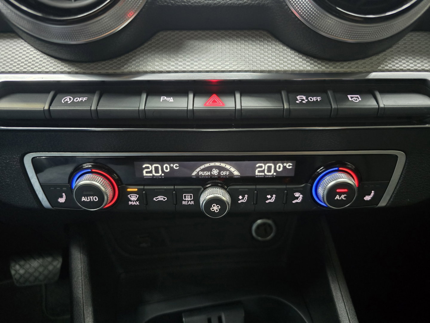 Audi Q2 35 TFSI Advanced edition Sport Navi Clima Cruise Camera LED Trekhaak 17"LM