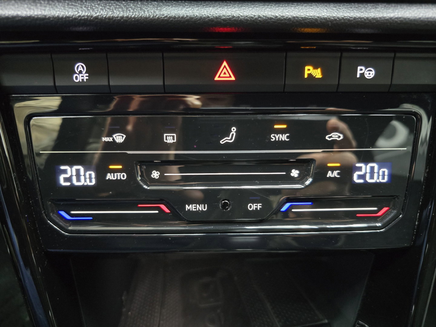 Volkswagen T-Roc 1.0 TSI R-Line IQ Drive Pakket Navi LED Clima LM