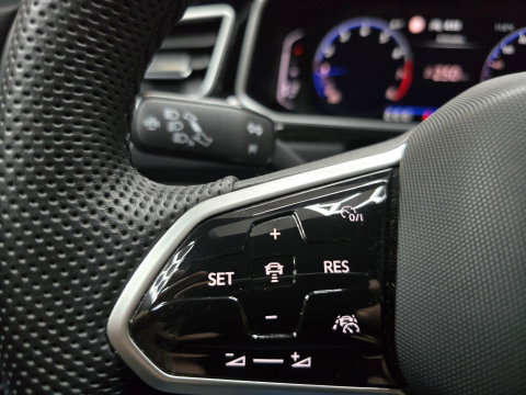 Volkswagen T-Roc 1.0 TSI R-Line IQ Drive Pakket Navi LED Clima LM