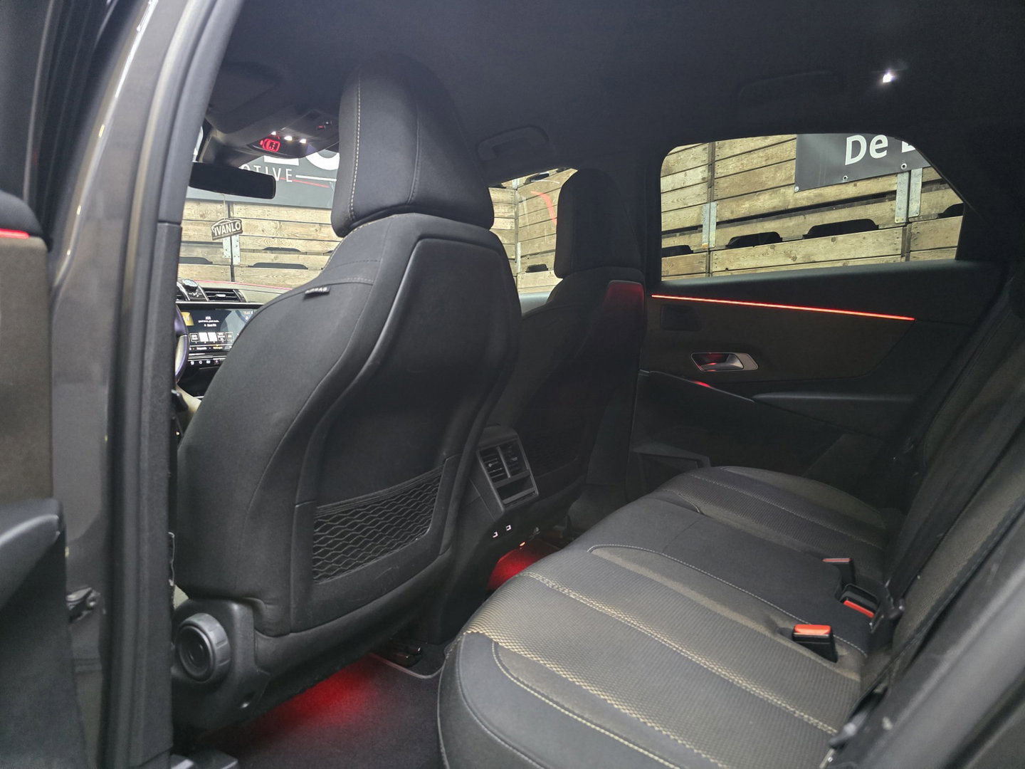 DS 7 Crossback 1.6 PureTech So Chic Xenon Navi Clima Camera uitlaatklep 18"LM