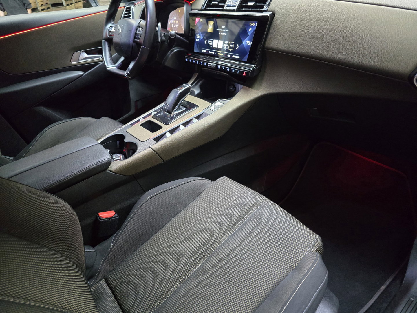 DS 7 Crossback 1.6 PureTech So Chic Xenon Navi Clima Camera uitlaatklep 18"LM