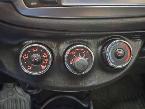 Toyota Yaris 1.0 VVT-i Aspiration Bluetooth Clima LM