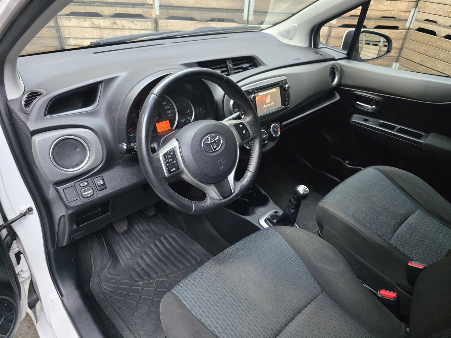 Toyota Yaris 1.0 VVT-i Aspiration Bluetooth Clima LM