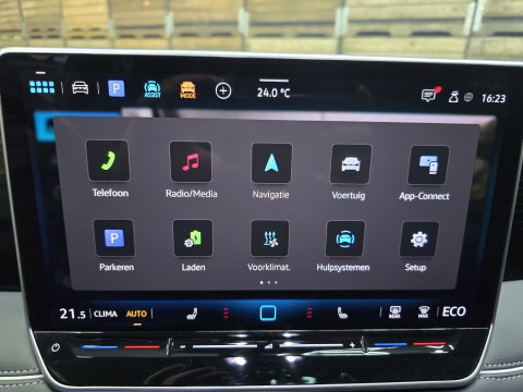 Volkswagen Tiguan 1.5 eHybrid Elegance IQ LIght Panorama 360 Trekhaak 20"LM