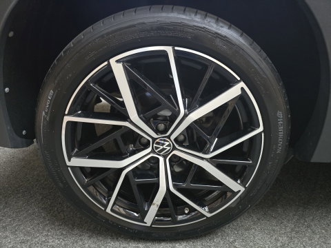 Volkswagen Tiguan 1.5 eHybrid Elegance IQ LIght Panorama 360 Trekhaak 20"LM