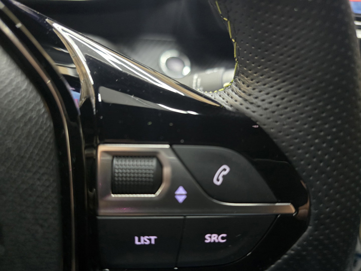 Peugeot e-2008 EV GT 54 kWh Full LED Navi 360 Carplay Two Tone 17"LM