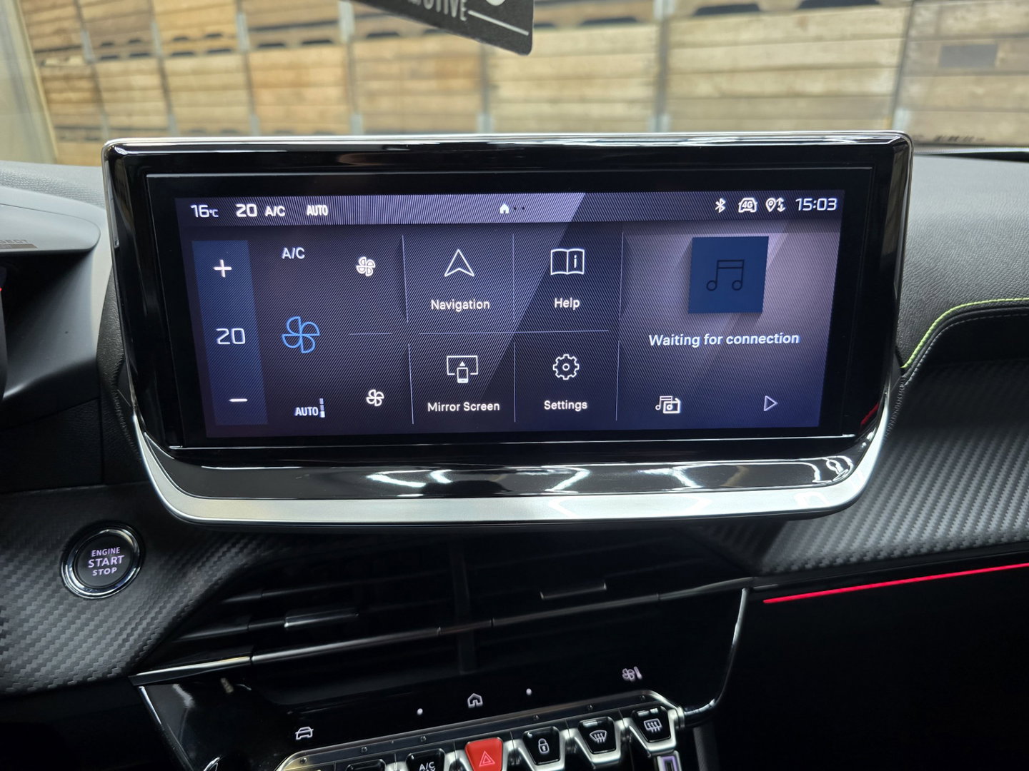 Peugeot e-2008 EV GT 54 kWh Full LED Navi 360 Carplay Two Tone 17"LM