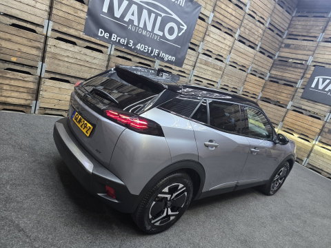 Peugeot e-2008 EV GT 54 kWh Full LED Navi 360 Carplay Two Tone 17"LM
