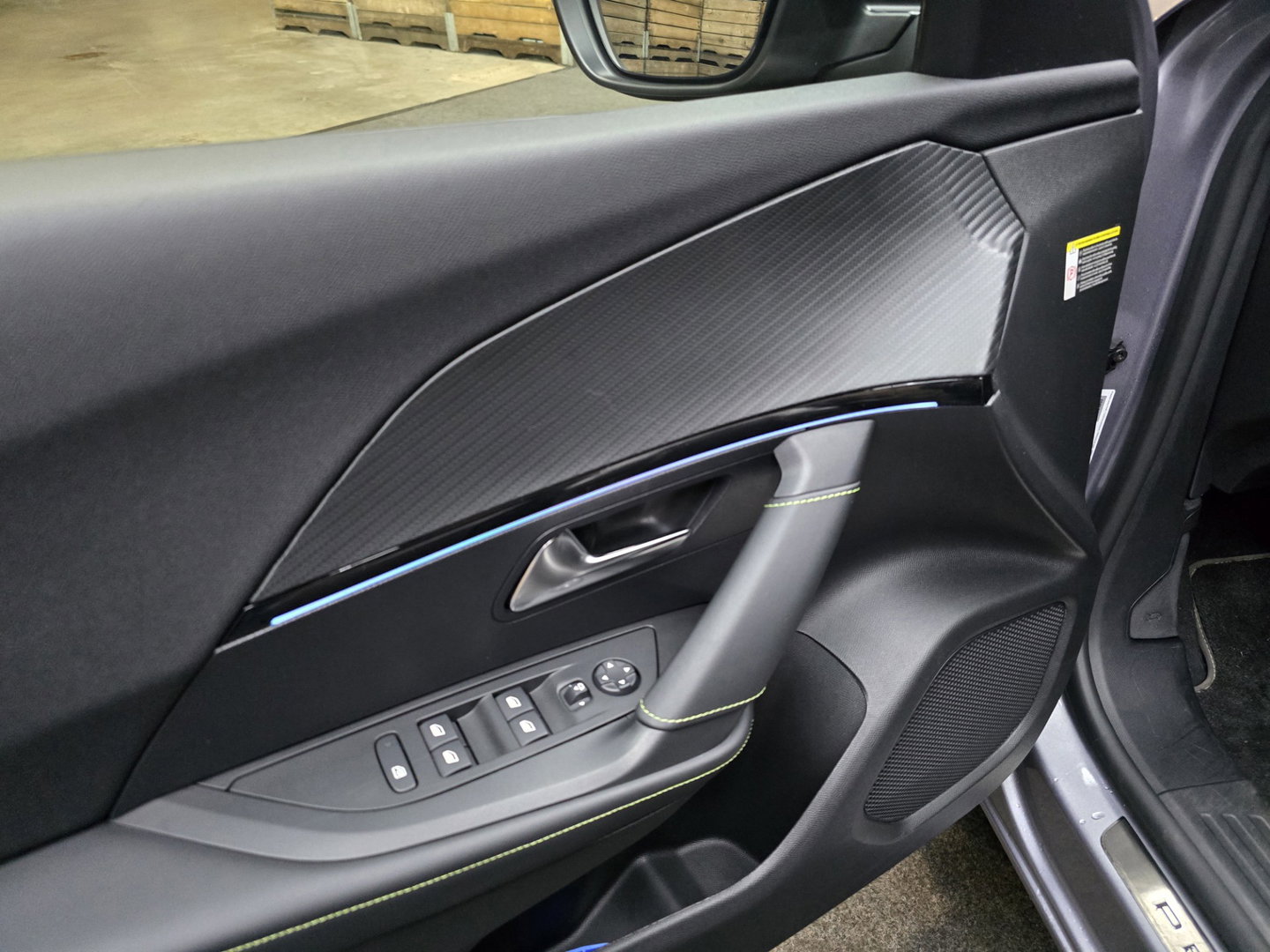 Peugeot e-2008 EV GT 54 kWh Full LED Navi 360 Carplay Two Tone 17"LM