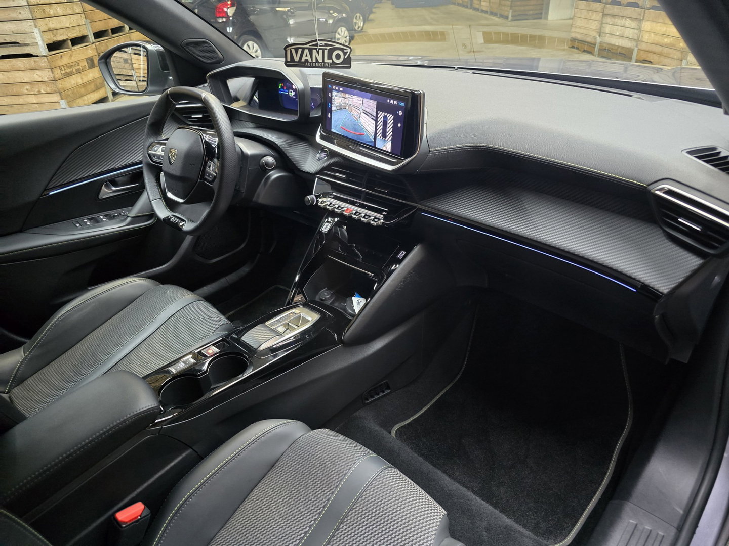 Peugeot e-2008 EV GT 54 kWh Full LED Navi 360 Carplay Two Tone 17"LM