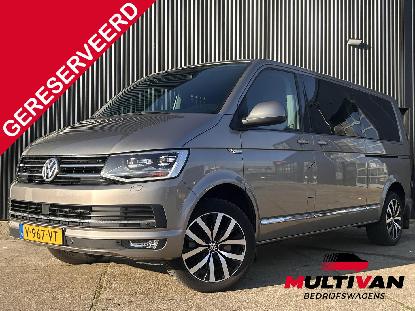 Volkswagen Caravelle 199PK L2H1 DC Highline Transporter BOM VOL | PANO | ELECTRISCHE SCHUIFDEUREN LINKS EN RECHTS | STANDKACHEL MET APP | LED