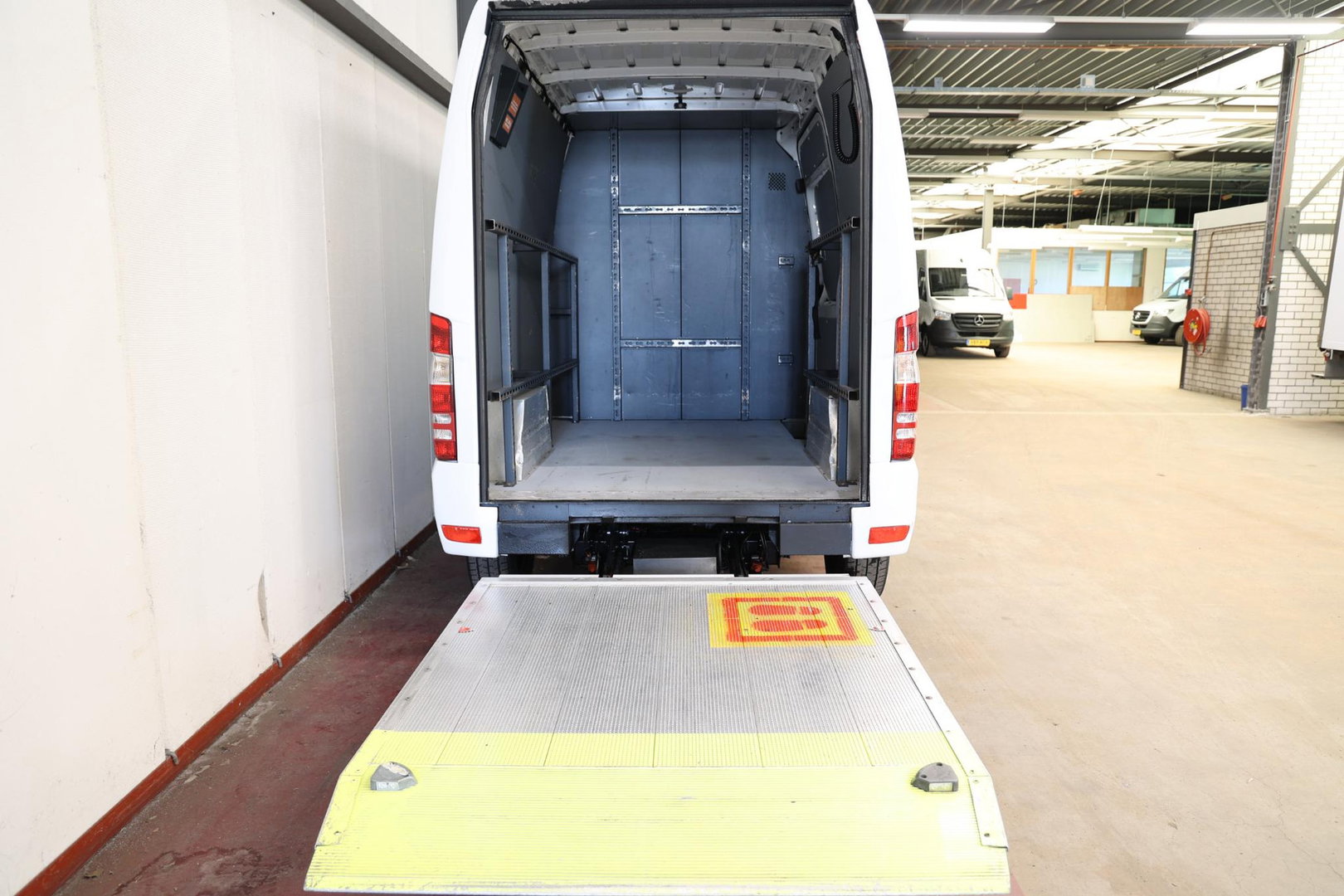 Mercedes-Benz Sprinter 311 2.2 CDI LAADKLEP POST NL