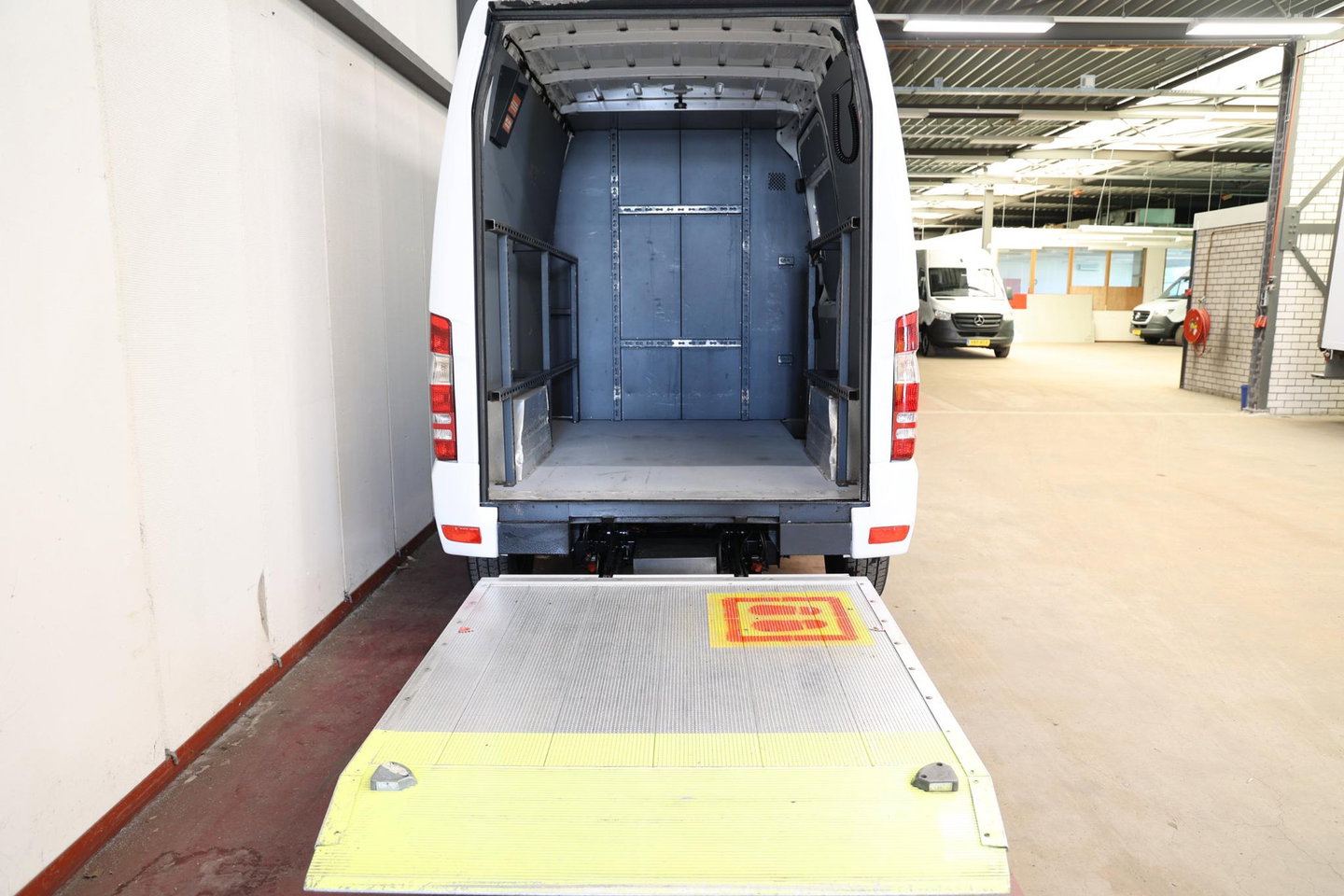 Mercedes-Benz Sprinter 311 2.2 CDI LAADKLEP POST NL