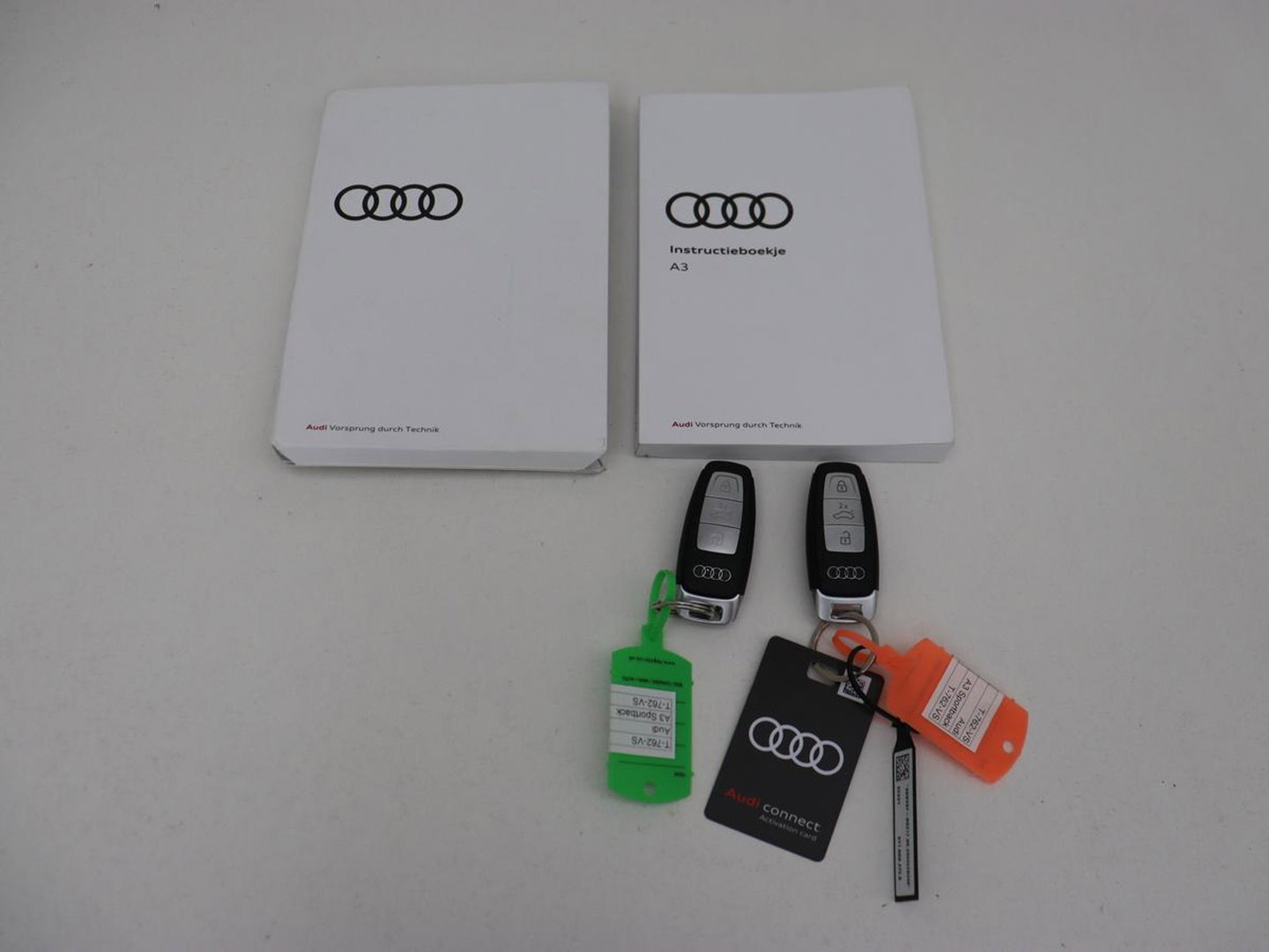 Audi A3 30 TFSI Advanced edition | Panoramadak | Stoelverwarming | Camera | Carplay | Sportstoelen | Navigatie | Full LED | Virtual Cockpit | Getint glas | Climate control | Parkeerhulp | Cruise control