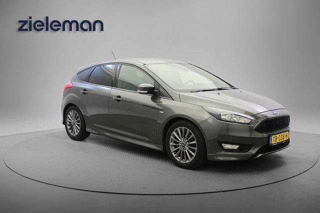 Ford Focus - 1.0 Titanium ST-Line - Carplay, Camera, Cruise, Clima