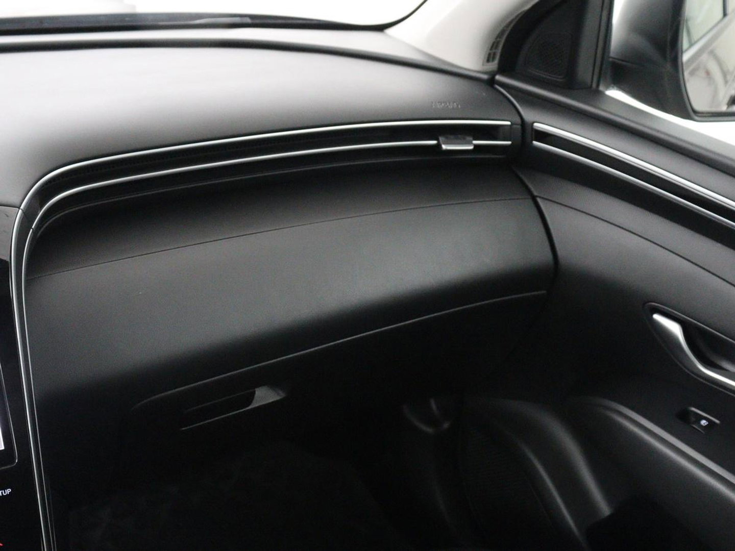 Hyundai Tucson 1.6 T-GDI PHEV Comfort 4WD | SOH 97,9% | Adaptive cruise | Camera | Carplay | Navigatie | Climate control | Parkeerhulp | 19'' | Digital Cockpit | DAB | Bluetooth | Plug In