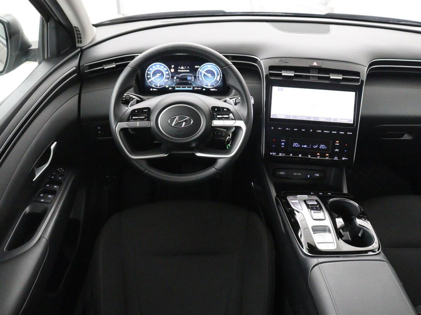 Hyundai Tucson 1.6 T-GDI PHEV Comfort 4WD | SOH 97,9% | Adaptive cruise | Camera | Carplay | Navigatie | Climate control | Parkeerhulp | 19'' | Digital Cockpit | DAB | Bluetooth | Plug In