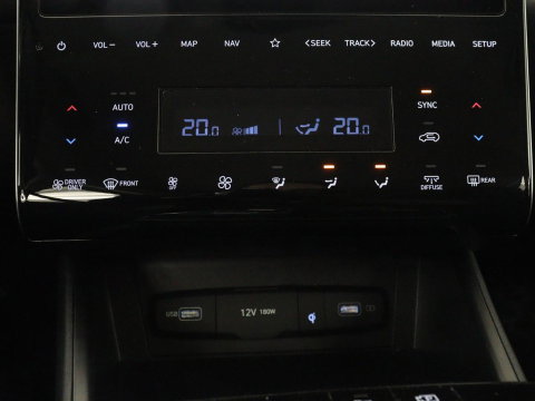 Hyundai Tucson 1.6 T-GDI PHEV Comfort 4WD | SOH 97,9% | Adaptive cruise | Camera | Carplay | Navigatie | Climate control | Parkeerhulp | 19'' | Digital Cockpit | DAB | Bluetooth | Plug In