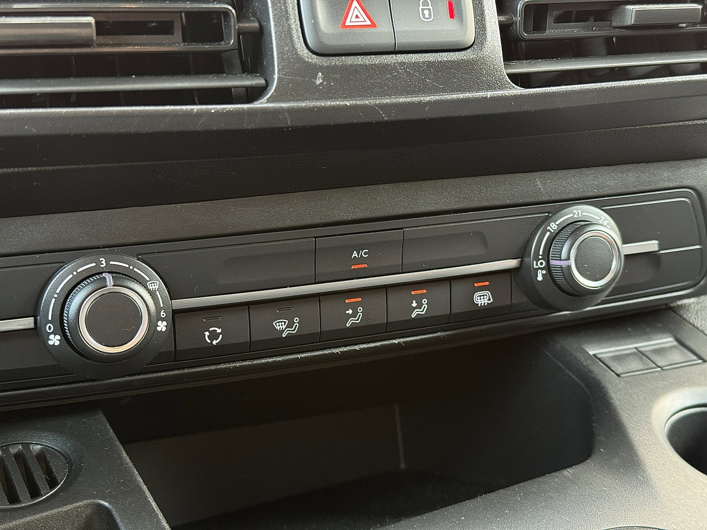 Citroën Berlingo 1.5 BlueHDI Control | Marge | Apple Carplay | Android Auto | Navigatie | Cruise Control | Parkeersensoren | Airconditioning | Bluetooth | Automatische Verlichting | Elektrische Spiegels |