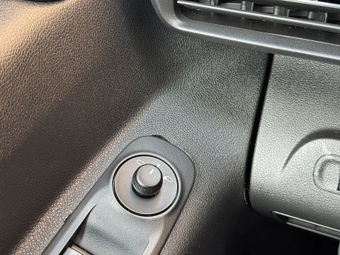 Citroën Berlingo 1.5 BlueHDI Control | Marge | Apple Carplay | Android Auto | Navigatie | Cruise Control | Parkeersensoren | Airconditioning | Bluetooth | Automatische Verlichting | Elektrische Spiegels |