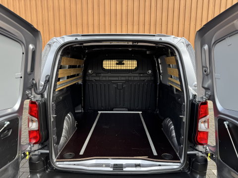 Citroën Berlingo 1.5 BlueHDI Control | Marge | Apple Carplay | Android Auto | Navigatie | Cruise Control | Parkeersensoren | Airconditioning | Bluetooth | Automatische Verlichting | Elektrische Spiegels |