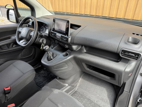 Citroën Berlingo 1.5 BlueHDI Control | Apple Carplay | Android Auto | Navigatie | Cruise Control | Parkeersensoren | Airconditioning | Bluetooth | Automatische Verlichting | Elektrische Spiegels |
