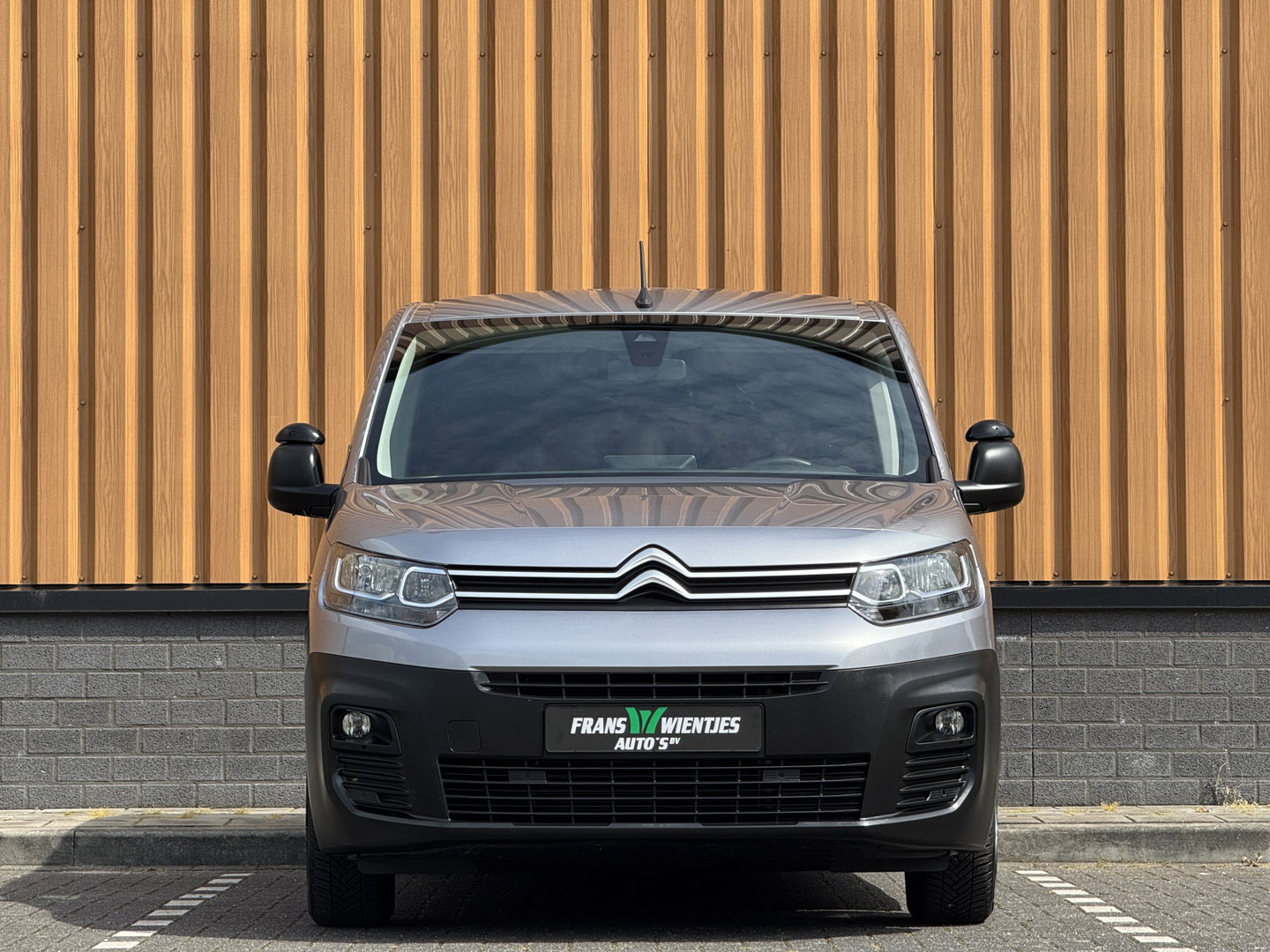 Citroën Berlingo 1.5 BlueHDI Control | Apple Carplay | Android Auto | Navigatie | Cruise Control | Parkeersensoren | Airconditioning | Bluetooth | Automatische Verlichting | Elektrische Spiegels |