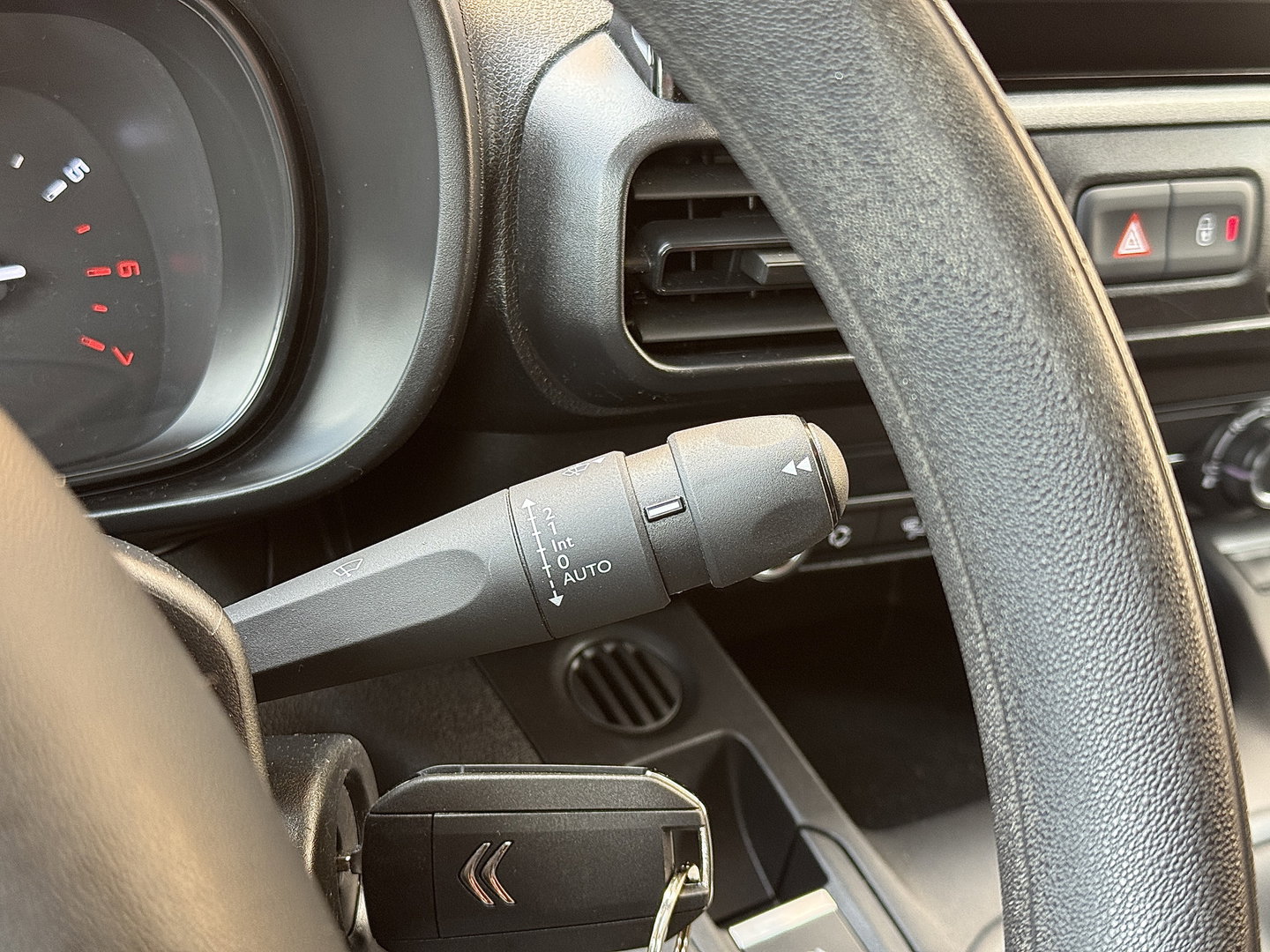 Citroën Berlingo 1.5 BlueHDI Control | Apple Carplay | Android Auto | Navigatie | Cruise Control | Parkeersensoren | Airconditioning | Bluetooth | Automatische Verlichting | Elektrische Spiegels |