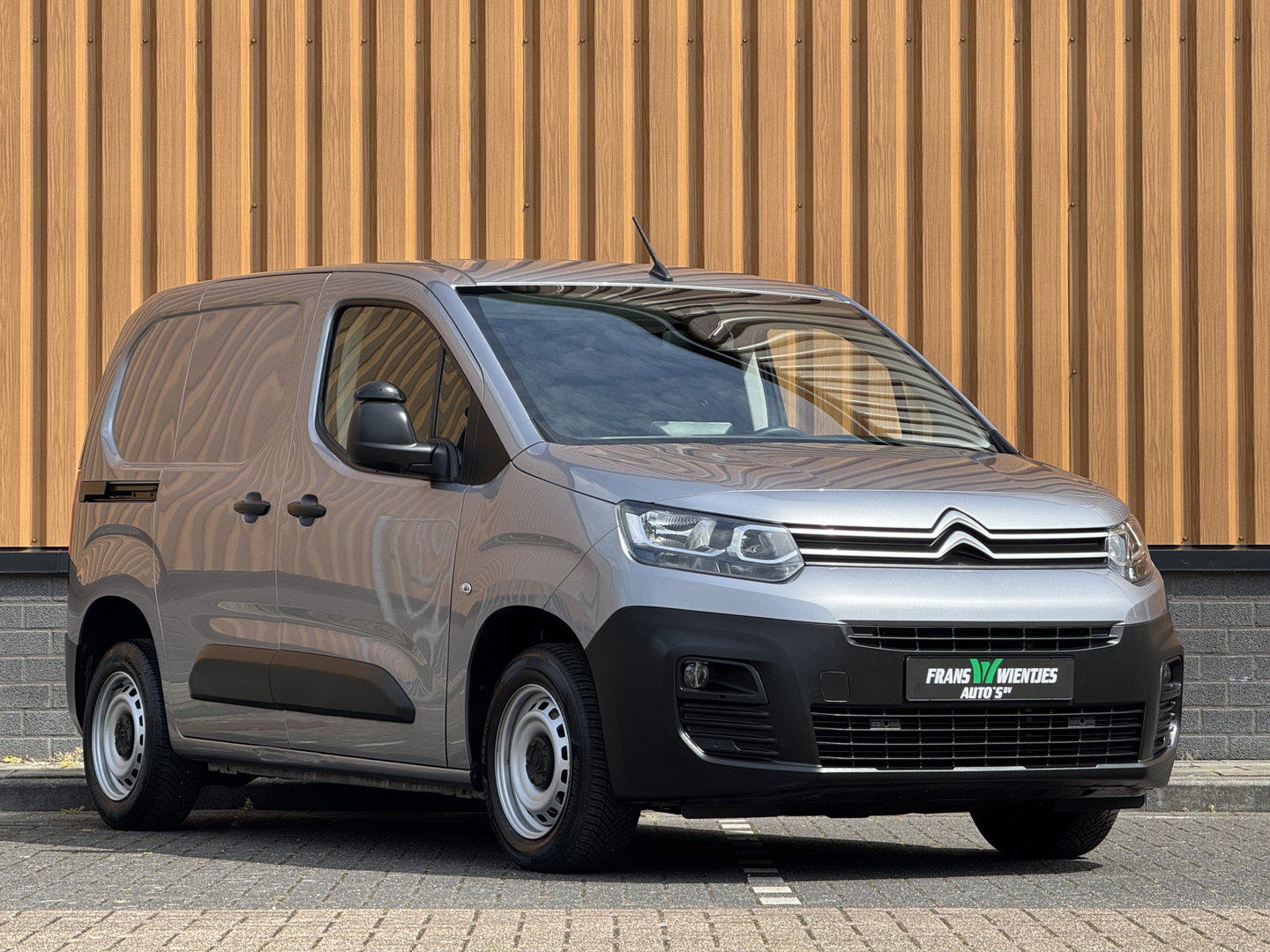 Citroën Berlingo 1.5 BlueHDI Control | Apple Carplay | Android Auto | Navigatie | Cruise Control | Parkeersensoren | Airconditioning | Bluetooth | Automatische Verlichting | Elektrische Spiegels |