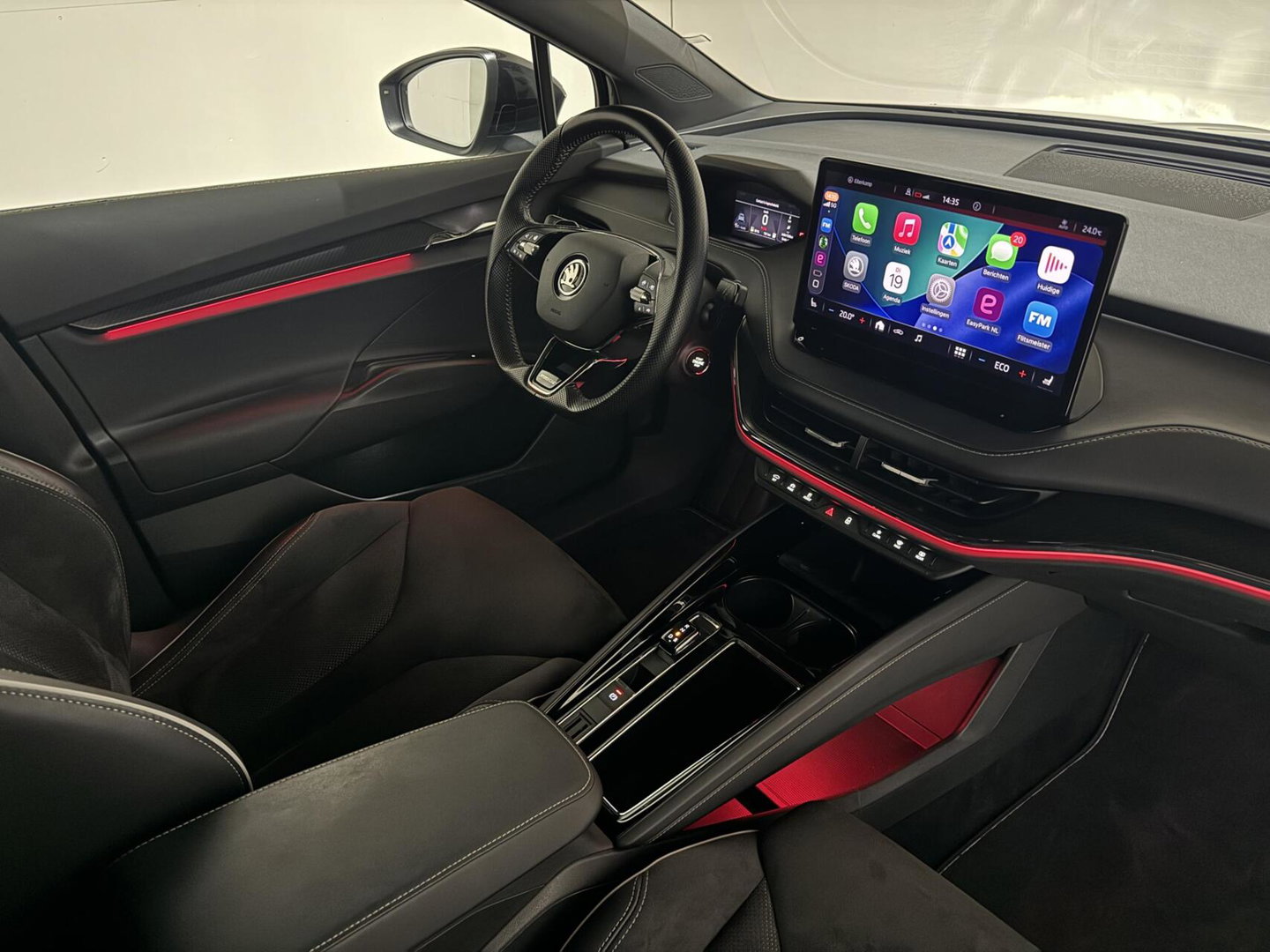 Škoda Enyaq iV 60 Sportline SOH 87% Carplay Camera Sfeerver. Stoel/Stuur verwarming
