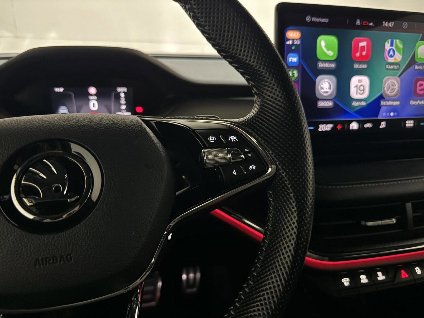 Škoda Enyaq iV 60 Sportline SOH 87% Carplay Camera Sfeerver. Stoel/Stuur verwarming