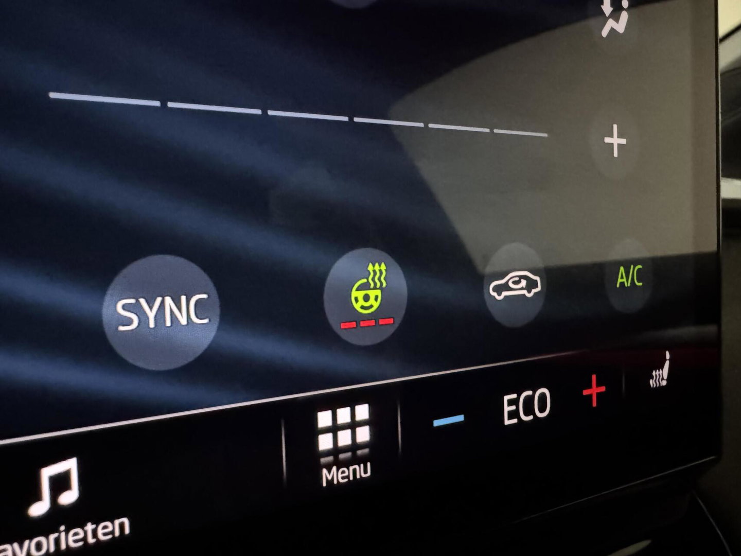 Škoda Enyaq iV 60 Sportline SOH 87% Carplay Camera Sfeerver. Stoel/Stuur verwarming