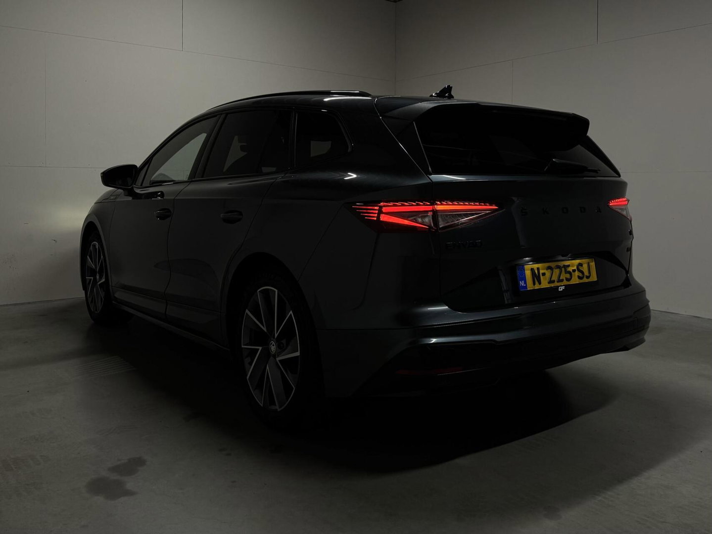 Škoda Enyaq iV 60 Sportline SOH 87% Carplay Camera Sfeerver. Stoel/Stuur verwarming
