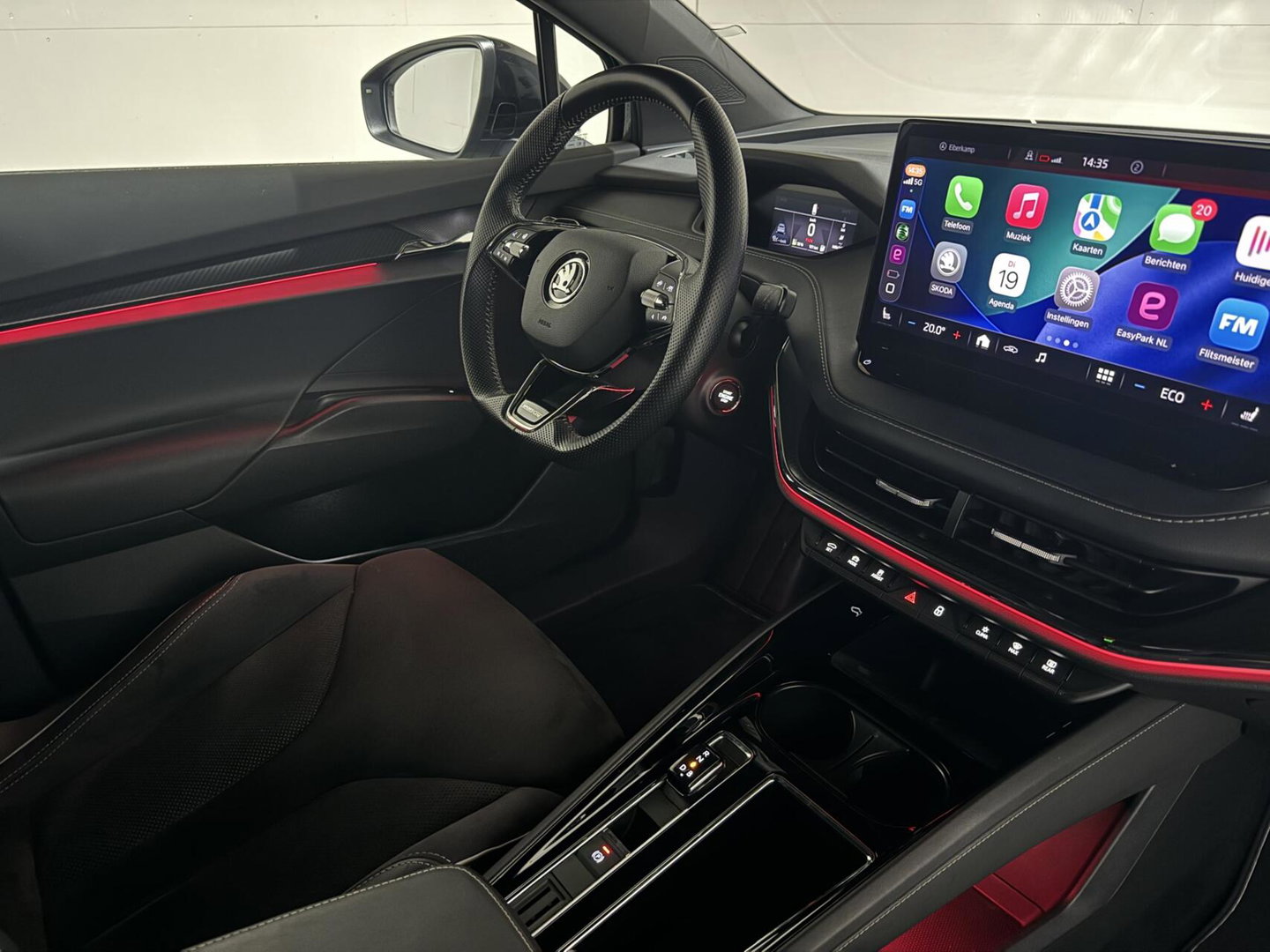 Škoda Enyaq iV 60 Sportline SOH 87% Carplay Camera Sfeerver. Stoel/Stuur verwarming
