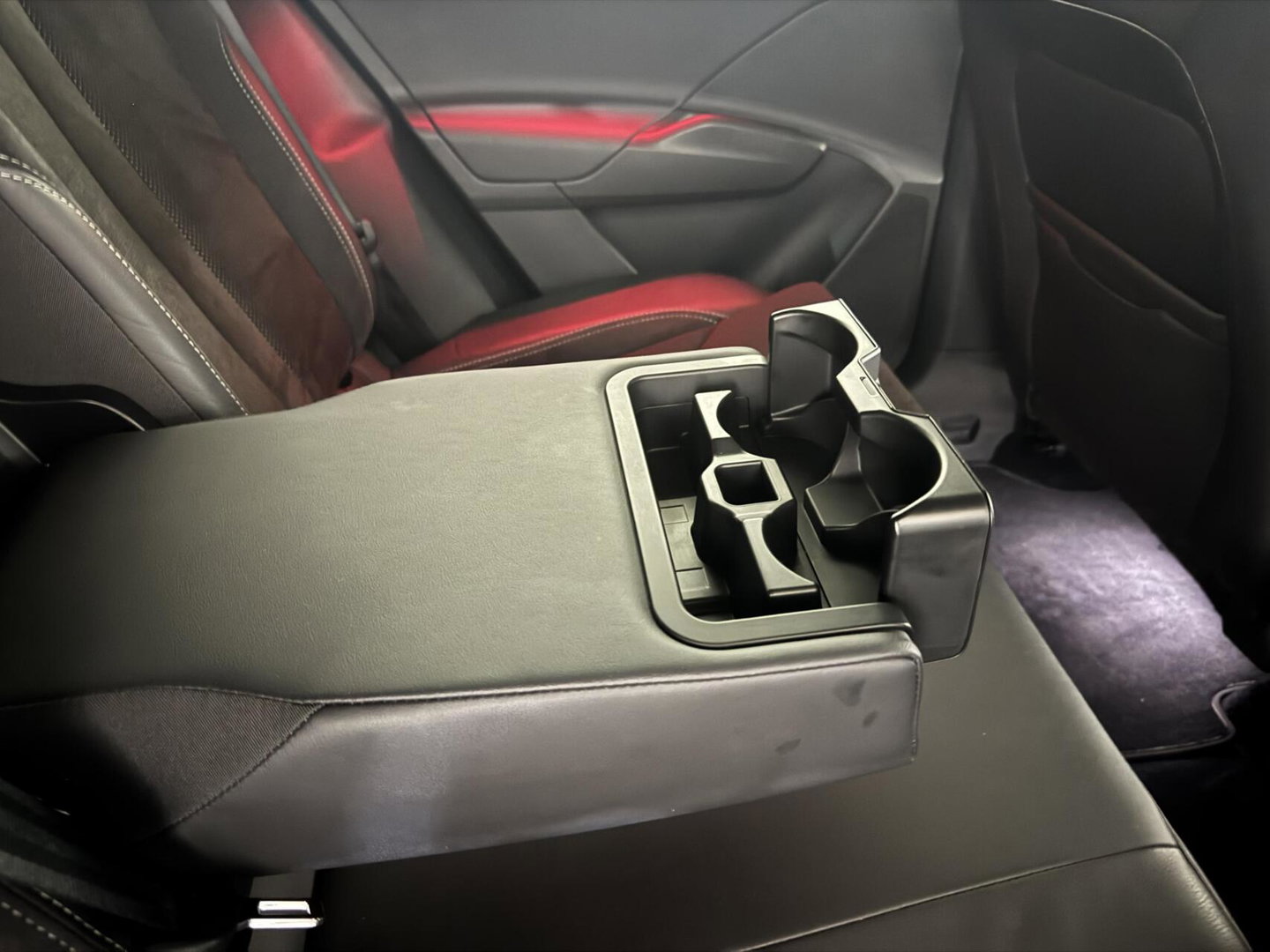 Škoda Enyaq iV 60 Sportline SOH 87% Carplay Camera Sfeerver. Stoel/Stuur verwarming