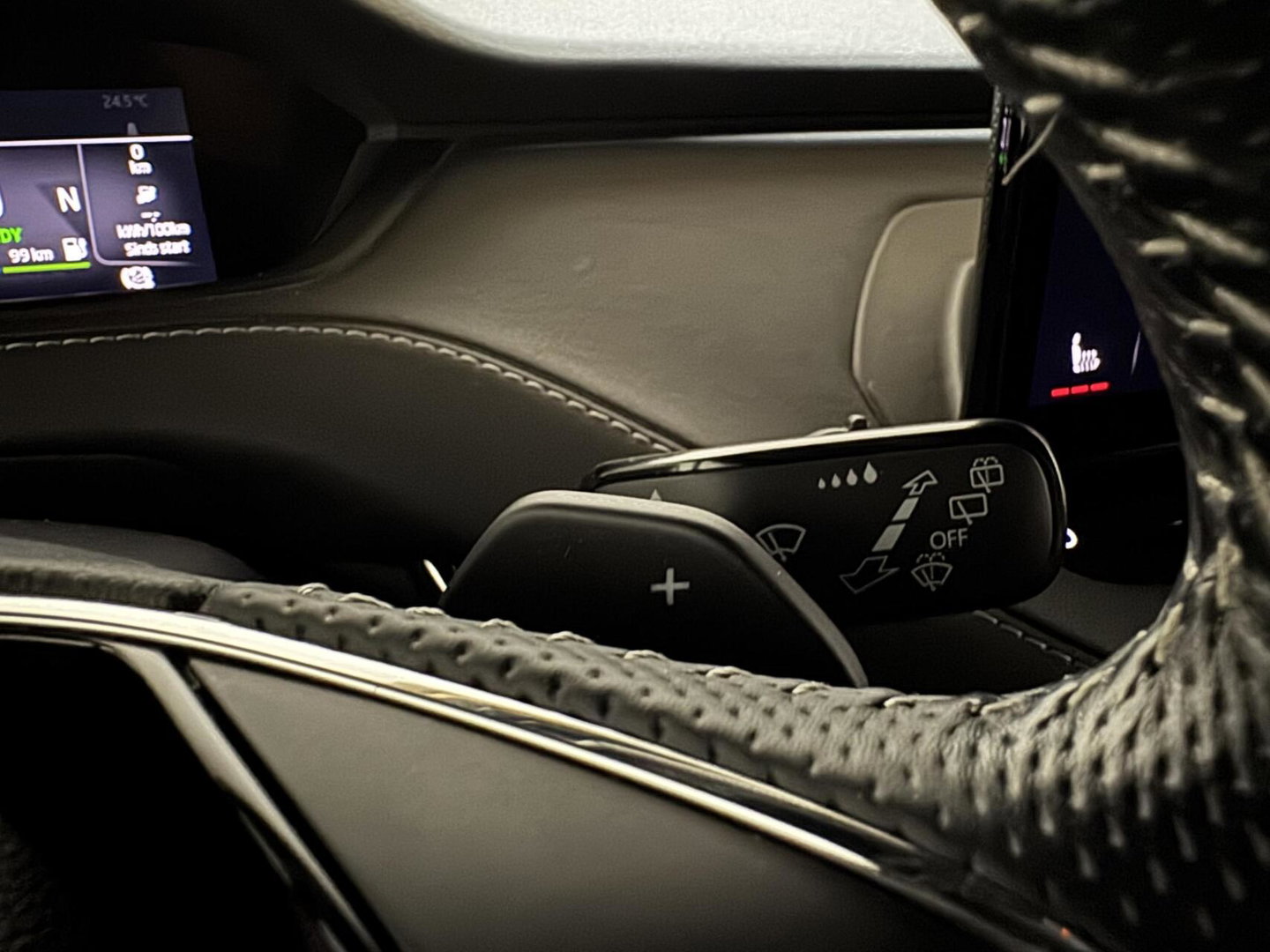 Škoda Enyaq iV 60 Sportline SOH 87% Carplay Camera Sfeerver. Stoel/Stuur verwarming