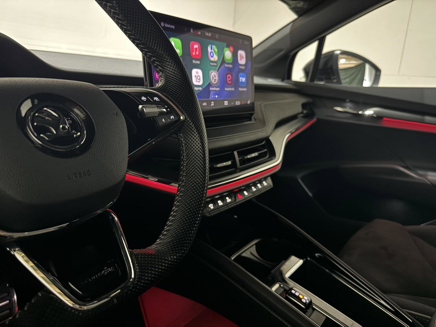 Škoda Enyaq iV 60 Sportline SOH 87% Carplay Camera Sfeerver. Stoel/Stuur verwarming