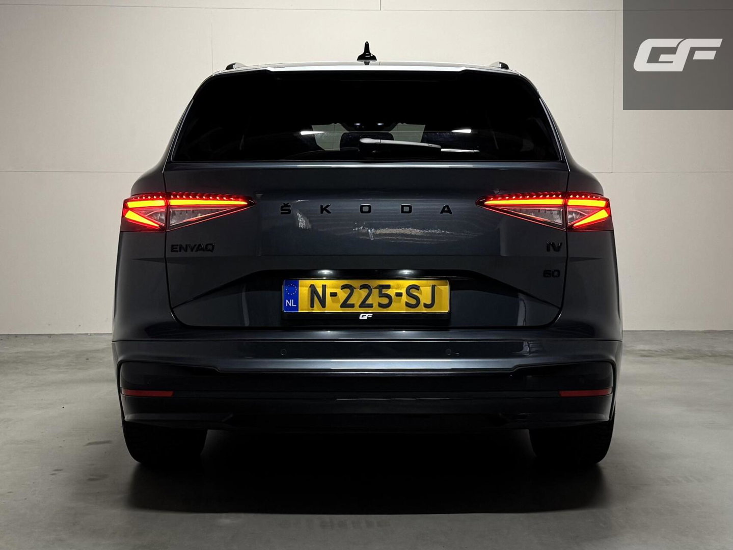 Škoda Enyaq iV 60 Sportline SOH 87% Carplay Camera Sfeerver. Stoel/Stuur verwarming